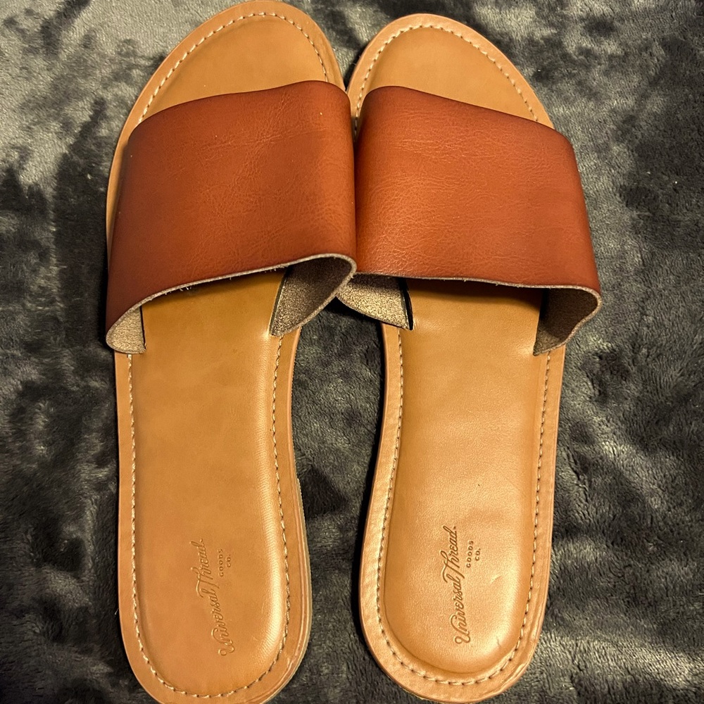 Universal Thread Leather Slides
